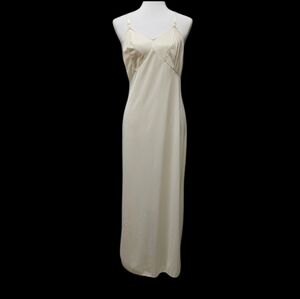 Vintage Wonder Maid Pull On Slip Dress Silky Nylon Womens Sz. 36 Cream Feminine